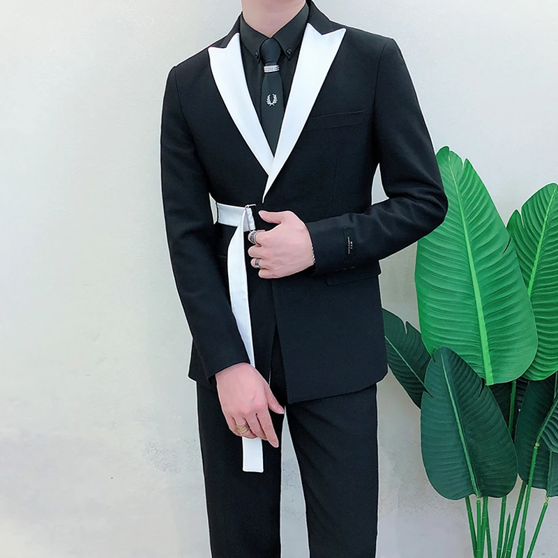 Moderner Slim-Fit Herrenanzug  – Young Men'S Grooming Bewertung und Preis